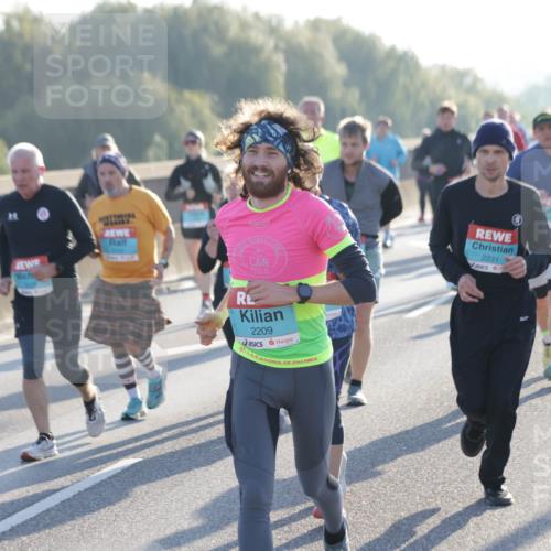 03.10.2025 - Köhlbrandbrückenlauf Jannik Wohlers http://msf.ph/oto/9061639 03.10.2025 09:23:08 Position 3 2209, 2231 meine-sportfotos.de