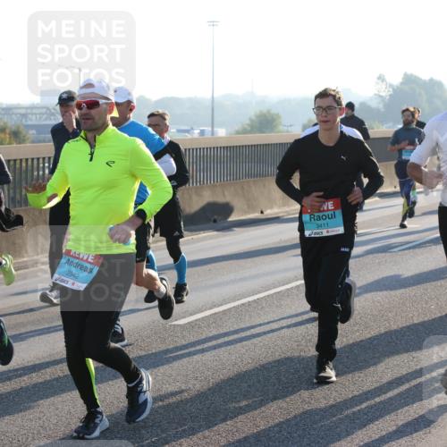 03.10.2025 - Köhlbrandbrückenlauf Lena Gebhardt http://msf.ph/oto/9061649 03.10.2025 09:19:51 Position 1 2950, 2942, 3411, 3410, 11 meine-sportfotos.de