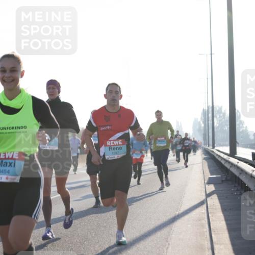 03.10.2025 - Köhlbrandbrückenlauf Jannik Wohlers http://msf.ph/oto/9061667 03.10.2025 09:15:11 Position 3 2024, 3454, 1297, 5 meine-sportfotos.de