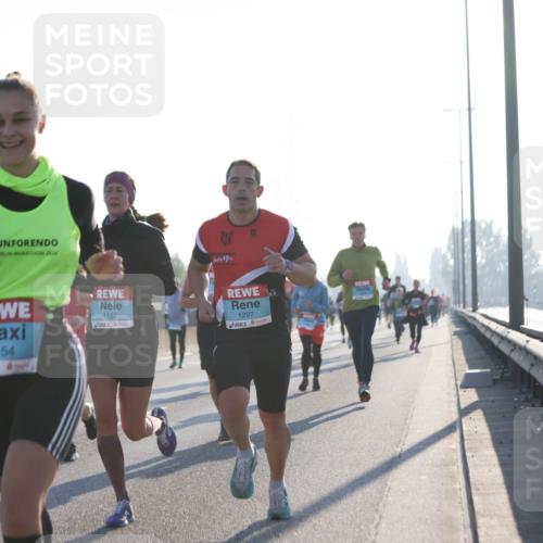 03.10.2025 - Köhlbrandbrückenlauf Jannik Wohlers http://msf.ph/oto/9061675 03.10.2025 09:15:11 Position 3 50, 2024, 3454, 1152, 1297 meine-sportfotos.de