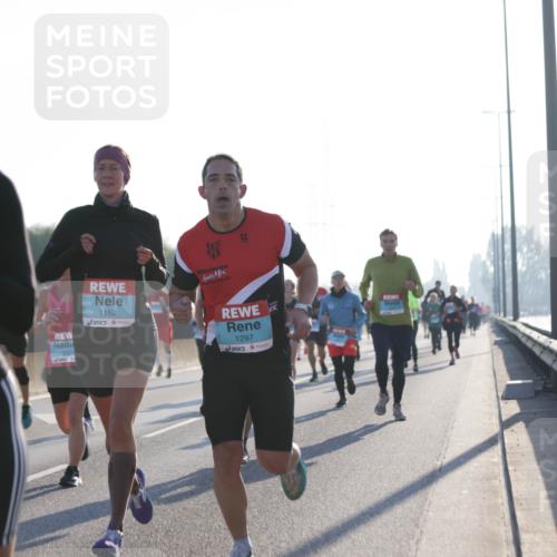 03.10.2025 - Köhlbrandbrückenlauf Jannik Wohlers http://msf.ph/oto/9061694 03.10.2025 09:15:11 Position 3 3454, 1152, 1297, 8 meine-sportfotos.de