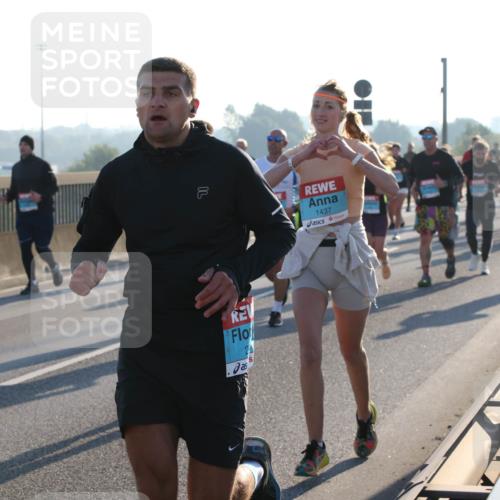 03.10.2025 - Köhlbrandbrückenlauf Lena Gebhardt http://msf.ph/oto/9061720 03.10.2025 09:19:53 Position 1 21, 1437 meine-sportfotos.de