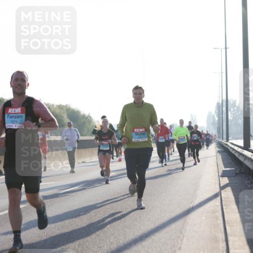 03.10.2025 - Köhlbrandbrückenlauf Jannik Wohlers http://msf.ph/oto/9061744 03.10.2025 09:15:13 Position 3 1274, 1517 meine-sportfotos.de