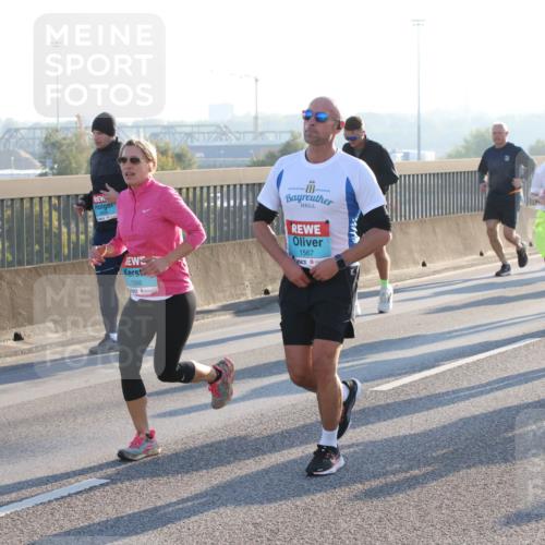 03.10.2025 - Köhlbrandbrückenlauf Lena Gebhardt http://msf.ph/oto/9061761 03.10.2025 09:19:55 Position 1 1566, 1567, 1169 meine-sportfotos.de