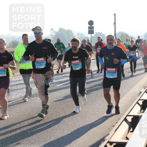 03.10.2025 - Köhlbrandbrückenlauf Lena Gebhardt http://msf.ph/oto/9061782 03.10.2025 09:19:56 Position 1 1169, 3268, 1336, 1296 meine-sportfotos.de
