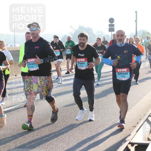 03.10.2025 - Köhlbrandbrückenlauf Lena Gebhardt http://msf.ph/oto/9061797 03.10.2025 09:19:57 Position 1 3268, 1169, 1336, 1296 meine-sportfotos.de