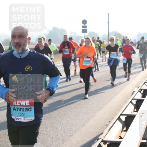 03.10.2025 - Köhlbrandbrückenlauf Lena Gebhardt http://msf.ph/oto/9061834 03.10.2025 09:19:58 Position 1 2024, 1296 meine-sportfotos.de