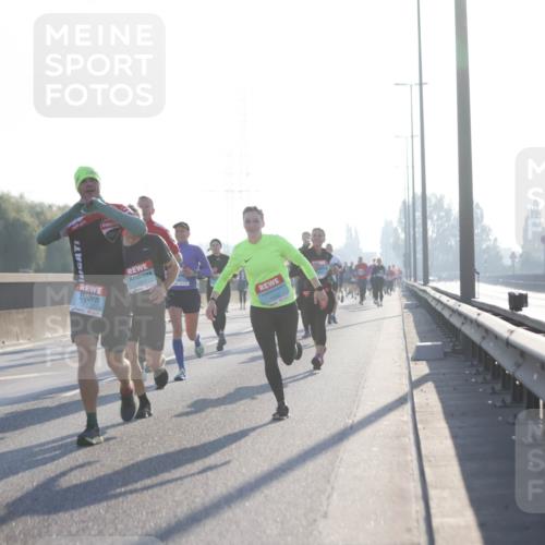 03.10.2025 - Köhlbrandbrückenlauf Jannik Wohlers http://msf.ph/oto/9061939 03.10.2025 09:15:16 Position 3 3812, 3053, 1077, 1110, 517 meine-sportfotos.de