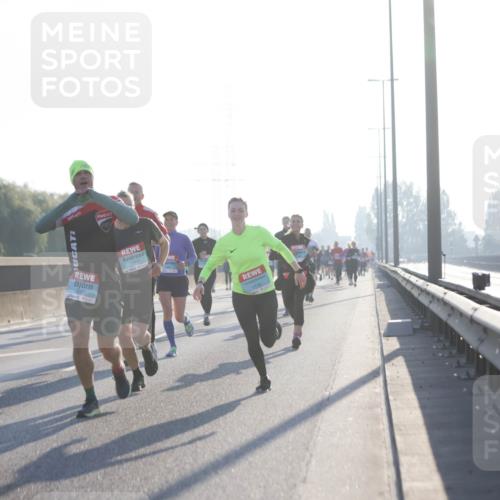03.10.2025 - Köhlbrandbrückenlauf Jannik Wohlers http://msf.ph/oto/9061945 03.10.2025 09:15:16 Position 3 3053, 1077, 57 meine-sportfotos.de
