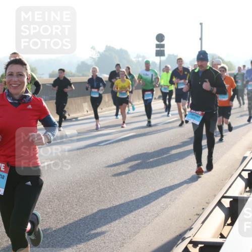 03.10.2025 - Köhlbrandbrückenlauf Lena Gebhardt http://msf.ph/oto/9061960 03.10.2025 09:20:02 Position 1 1461 meine-sportfotos.de