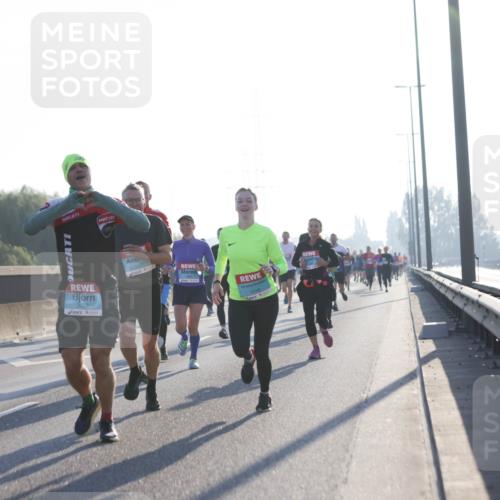 03.10.2025 - Köhlbrandbrückenlauf Jannik Wohlers http://msf.ph/oto/9061982 03.10.2025 09:15:17 Position 3 3053, 1077, 1110 meine-sportfotos.de