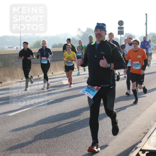 03.10.2025 - Köhlbrandbrückenlauf Lena Gebhardt http://msf.ph/oto/9062006 03.10.2025 09:20:04 Position 1 1876, 1430 meine-sportfotos.de