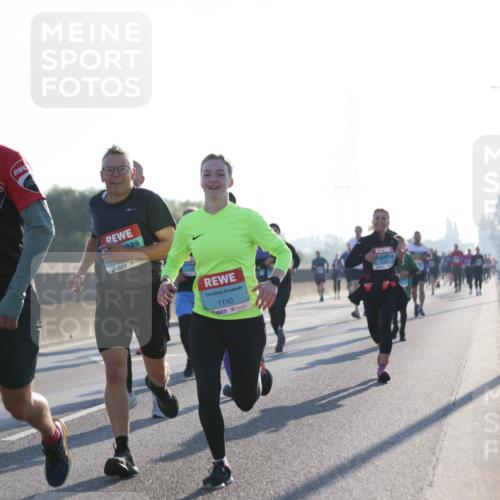03.10.2025 - Köhlbrandbrückenlauf Jannik Wohlers http://msf.ph/oto/9062035 03.10.2025 09:15:18 Position 3 3053, 1110 meine-sportfotos.de