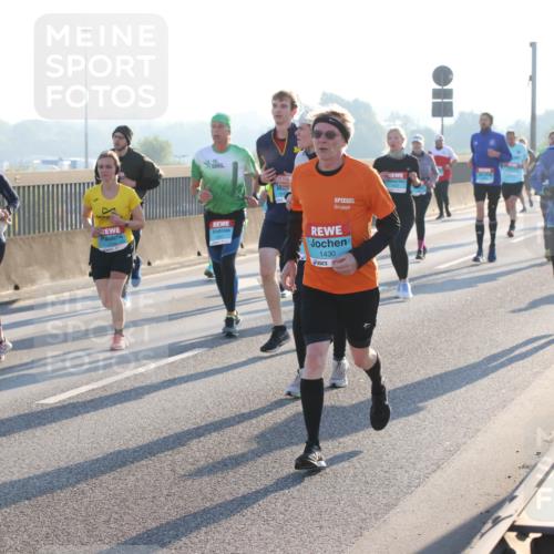03.10.2025 - Köhlbrandbrückenlauf Lena Gebhardt http://msf.ph/oto/9062036 03.10.2025 09:20:05 Position 1 1555, 1430 meine-sportfotos.de