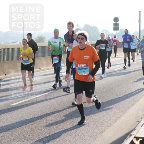 03.10.2025 - Köhlbrandbrückenlauf Lena Gebhardt http://msf.ph/oto/9062046 03.10.2025 09:20:05 Position 1 1555, 3461, 1430 meine-sportfotos.de