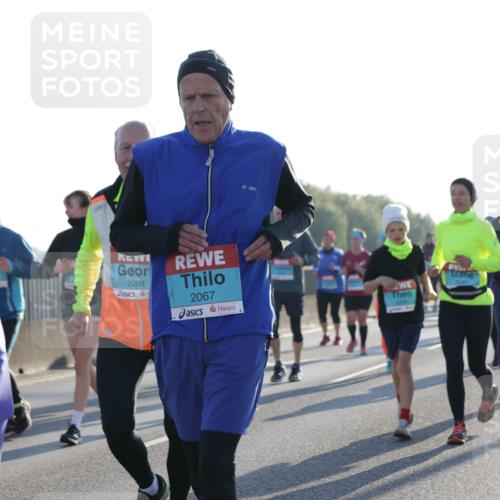 03.10.2025 - Köhlbrandbrückenlauf Jannik Wohlers http://msf.ph/oto/9062101 03.10.2025 09:23:26 Position 3 2004, 2244, 2067 meine-sportfotos.de