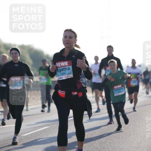 03.10.2025 - Köhlbrandbrückenlauf Jannik Wohlers http://msf.ph/oto/9062103 03.10.2025 09:15:19 Position 3 1294 meine-sportfotos.de