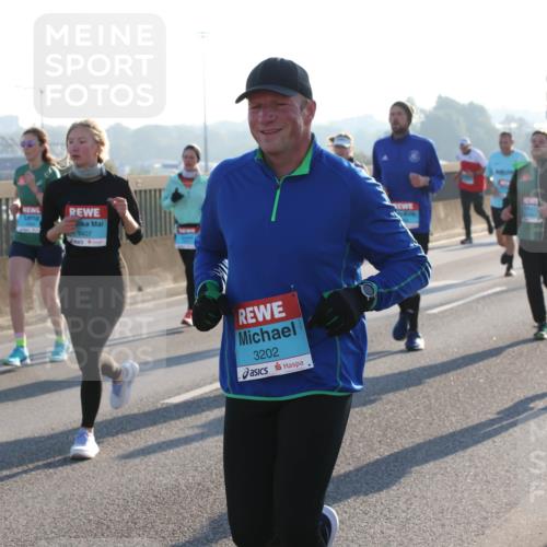 03.10.2025 - Köhlbrandbrückenlauf Lena Gebhardt http://msf.ph/oto/9062129 03.10.2025 09:20:08 Position 1 1407, 3202 meine-sportfotos.de