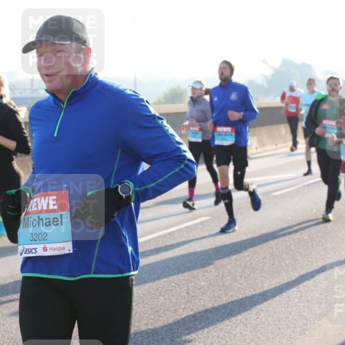 03.10.2025 - Köhlbrandbrückenlauf Lena Gebhardt http://msf.ph/oto/9062143 03.10.2025 09:20:08 Position 1 3202 meine-sportfotos.de