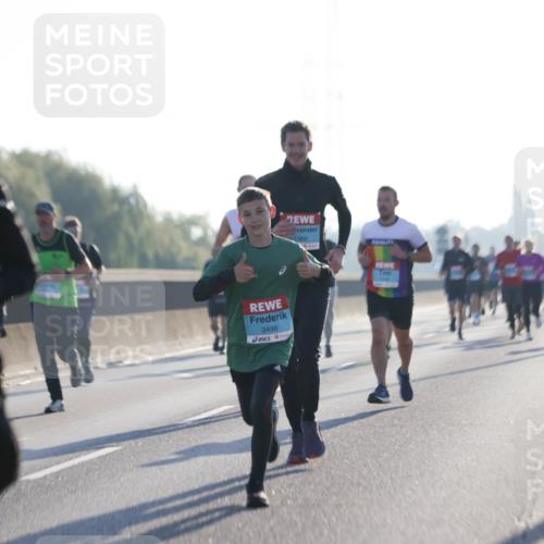 03.10.2025 - Köhlbrandbrückenlauf Jannik Wohlers http://msf.ph/oto/9062154 03.10.2025 09:15:20 Position 3 41, 3498, 1368 meine-sportfotos.de