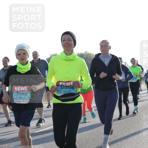 03.10.2025 - Köhlbrandbrückenlauf Jannik Wohlers http://msf.ph/oto/9062156 03.10.2025 09:23:28 Position 3 569, 2245, 2244 meine-sportfotos.de