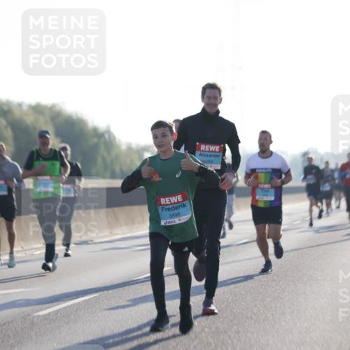 03.10.2025 - Köhlbrandbrückenlauf Jannik Wohlers http://msf.ph/oto/9062173 03.10.2025 09:15:20 Position 3 56, 3498, 368 meine-sportfotos.de