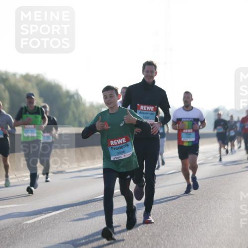 03.10.2025 - Köhlbrandbrückenlauf Jannik Wohlers http://msf.ph/oto/9062177 03.10.2025 09:15:20 Position 3 3498, 1368 meine-sportfotos.de