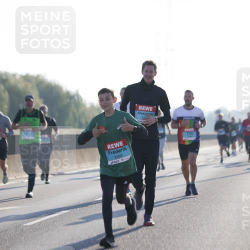 03.10.2025 - Köhlbrandbrückenlauf Jannik Wohlers http://msf.ph/oto/9062180 03.10.2025 09:15:21 Position 3 3498, 12 meine-sportfotos.de