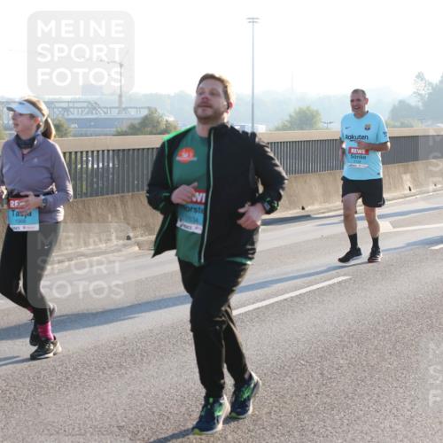 03.10.2025 - Köhlbrandbrückenlauf Lena Gebhardt http://msf.ph/oto/9062202 03.10.2025 09:20:10 Position 1 1568, 1534 meine-sportfotos.de