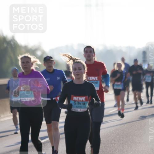03.10.2025 - Köhlbrandbrückenlauf Jannik Wohlers http://msf.ph/oto/9062225 03.10.2025 09:15:30 Position 3 3766, 1208 meine-sportfotos.de