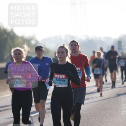 03.10.2025 - Köhlbrandbrückenlauf Jannik Wohlers http://msf.ph/oto/9062231 03.10.2025 09:15:31 Position 3 3766, 1208 meine-sportfotos.de