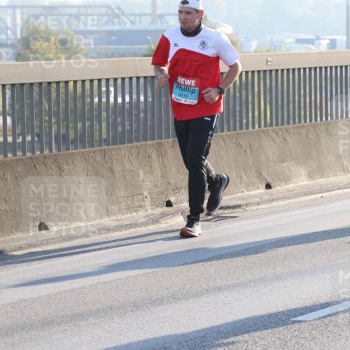 03.10.2025 - Köhlbrandbrückenlauf Lena Gebhardt http://msf.ph/oto/9062279 03.10.2025 09:20:13 Position 1 3615 meine-sportfotos.de