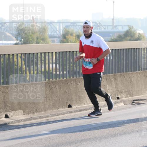 03.10.2025 - Köhlbrandbrückenlauf Lena Gebhardt http://msf.ph/oto/9062297 03.10.2025 09:20:14 Position 1 3615 meine-sportfotos.de