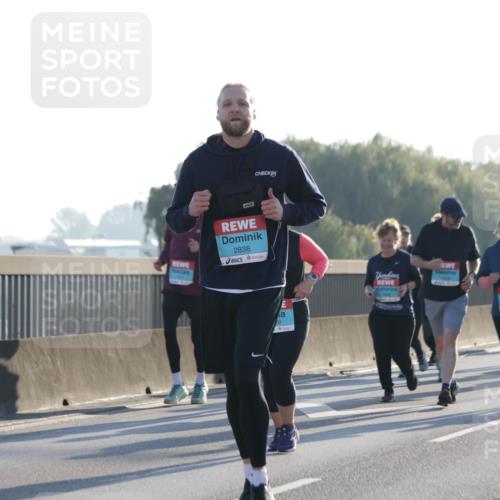 03.10.2025 - Köhlbrandbrückenlauf Jannik Wohlers http://msf.ph/oto/9062322 03.10.2025 09:23:33 Position 3 2838, 025, 1700 meine-sportfotos.de