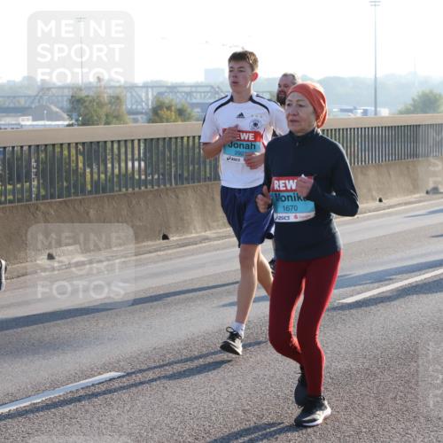 03.10.2025 - Köhlbrandbrückenlauf Lena Gebhardt http://msf.ph/oto/9062353 03.10.2025 09:20:15 Position 1 292, 1670 meine-sportfotos.de