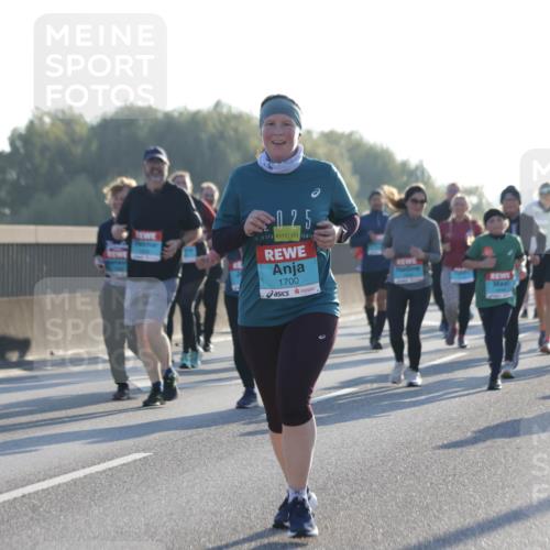 03.10.2025 - Köhlbrandbrückenlauf Jannik Wohlers http://msf.ph/oto/9062359 03.10.2025 09:23:35 Position 3 2829, 025, 1700 meine-sportfotos.de