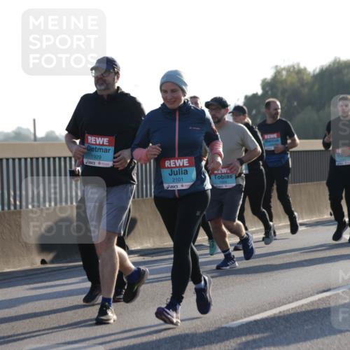 03.10.2025 - Köhlbrandbrückenlauf Jannik Wohlers http://msf.ph/oto/9062384 03.10.2025 09:23:37 Position 3 1929, 2101, 1004, 2899 meine-sportfotos.de