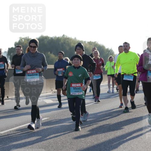 03.10.2025 - Köhlbrandbrückenlauf Jannik Wohlers http://msf.ph/oto/9062397 03.10.2025 09:23:38 Position 3 2899, 2898, 9, 2362, 2058 meine-sportfotos.de