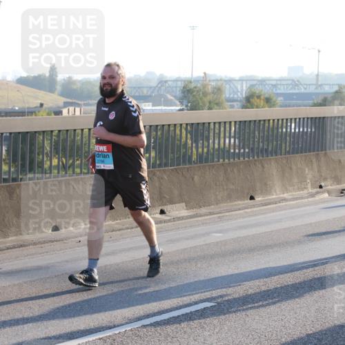 03.10.2025 - Köhlbrandbrückenlauf Lena Gebhardt http://msf.ph/oto/9062398 03.10.2025 09:20:17 Position 1 2786, 3006 meine-sportfotos.de