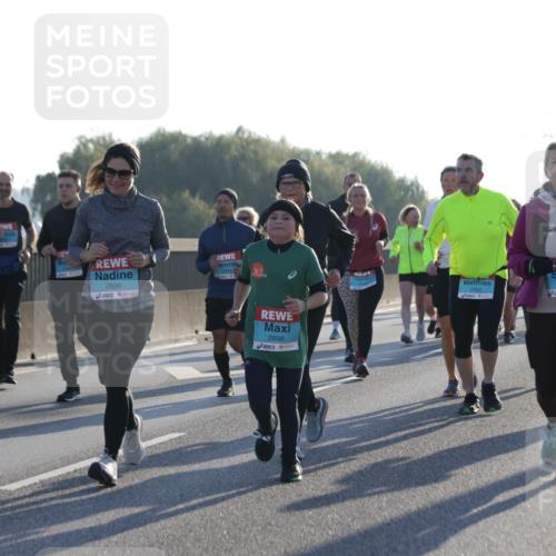 03.10.2025 - Köhlbrandbrückenlauf Jannik Wohlers http://msf.ph/oto/9062401 03.10.2025 09:23:38 Position 3 2899, 2898, 2362, 2058 meine-sportfotos.de