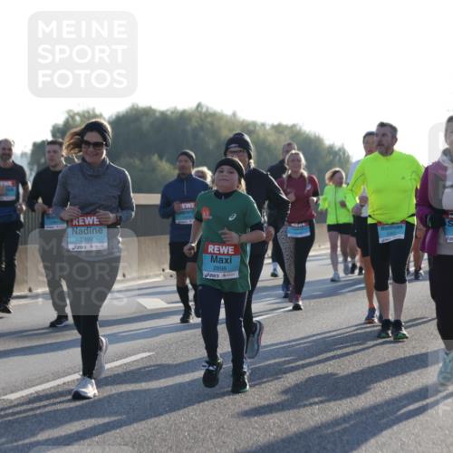 03.10.2025 - Köhlbrandbrückenlauf Jannik Wohlers http://msf.ph/oto/9062407 03.10.2025 09:23:38 Position 3 2899, 2898, 2362, 2058 meine-sportfotos.de
