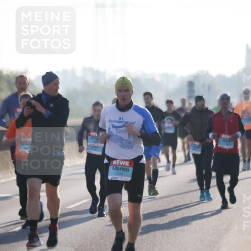 03.10.2025 - Köhlbrandbrückenlauf Jannik Wohlers http://msf.ph/oto/9062421 03.10.2025 09:15:38 Position 3 41, 1116 meine-sportfotos.de