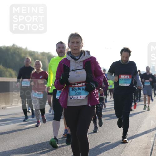 03.10.2025 - Köhlbrandbrückenlauf Jannik Wohlers http://msf.ph/oto/9062443 03.10.2025 09:23:39 Position 3 2058, 3669 meine-sportfotos.de