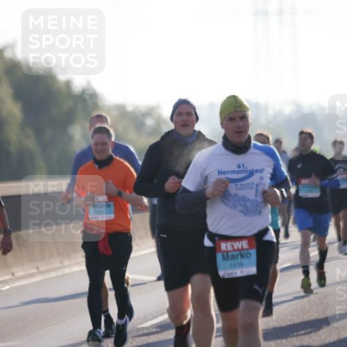 03.10.2025 - Köhlbrandbrückenlauf Jannik Wohlers http://msf.ph/oto/9062453 03.10.2025 09:15:39 Position 3 41, 1447, 1116 meine-sportfotos.de