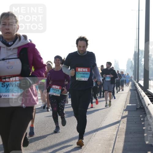 03.10.2025 - Köhlbrandbrückenlauf Jannik Wohlers http://msf.ph/oto/9062473 03.10.2025 09:23:40 Position 3 2058, 1001, 3669 meine-sportfotos.de
