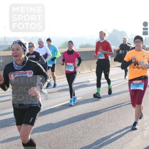 03.10.2025 - Köhlbrandbrückenlauf Lena Gebhardt http://msf.ph/oto/9062479 03.10.2025 09:20:19 Position 1 42, 1598 meine-sportfotos.de