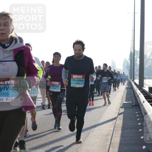 03.10.2025 - Köhlbrandbrückenlauf Jannik Wohlers http://msf.ph/oto/9062484 03.10.2025 09:23:40 Position 3 2058, 2319, 1001, 3669 meine-sportfotos.de