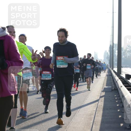 03.10.2025 - Köhlbrandbrückenlauf Jannik Wohlers http://msf.ph/oto/9062491 03.10.2025 09:23:40 Position 3 2058, 2319, 1001, 3669 meine-sportfotos.de