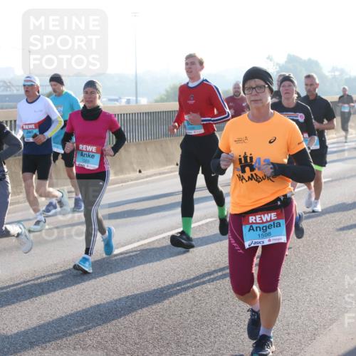 03.10.2025 - Köhlbrandbrückenlauf Lena Gebhardt http://msf.ph/oto/9062496 03.10.2025 09:20:19 Position 1 1355, 1598 meine-sportfotos.de