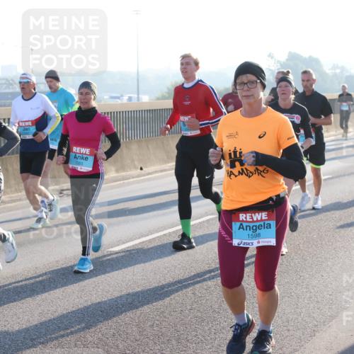 03.10.2025 - Köhlbrandbrückenlauf Lena Gebhardt http://msf.ph/oto/9062499 03.10.2025 09:20:19 Position 1 1355, 1598 meine-sportfotos.de